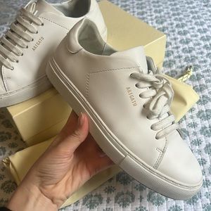Alex arigato clean 90 white sneakers!
